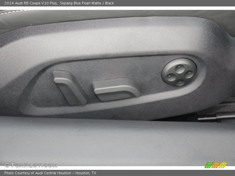 Sepang Blue Pearl Matte / Black 2014 Audi R8 Coupe V10 Plus