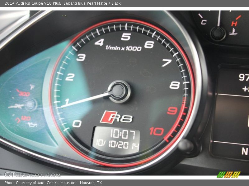  2014 R8 Coupe V10 Plus Coupe V10 Plus Gauges