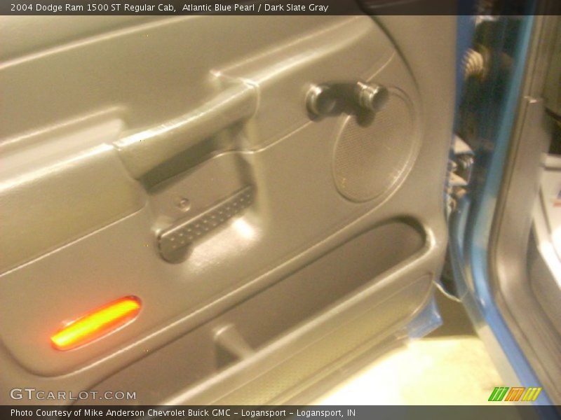 Atlantic Blue Pearl / Dark Slate Gray 2004 Dodge Ram 1500 ST Regular Cab
