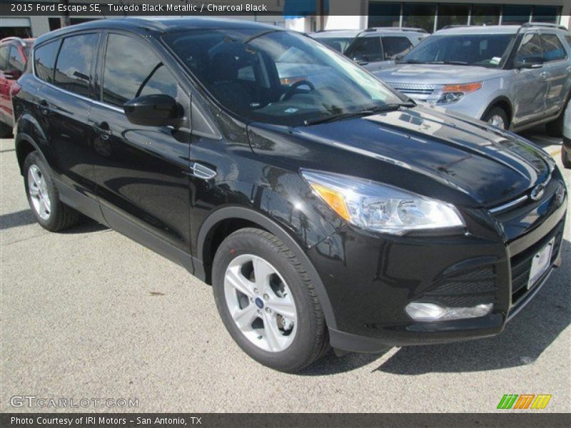 Tuxedo Black Metallic / Charcoal Black 2015 Ford Escape SE