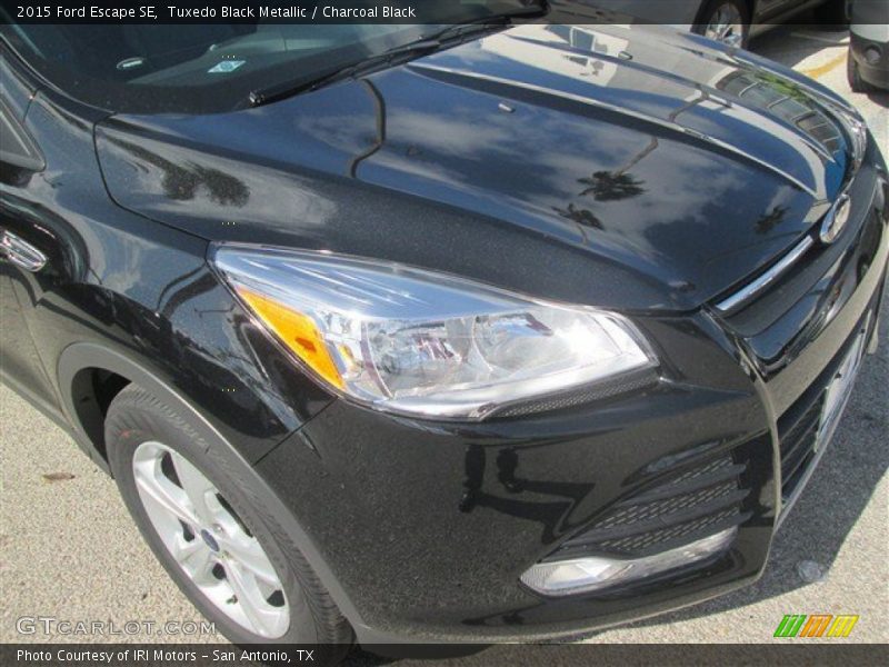 Tuxedo Black Metallic / Charcoal Black 2015 Ford Escape SE