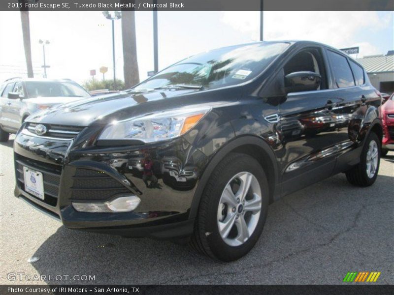 Tuxedo Black Metallic / Charcoal Black 2015 Ford Escape SE