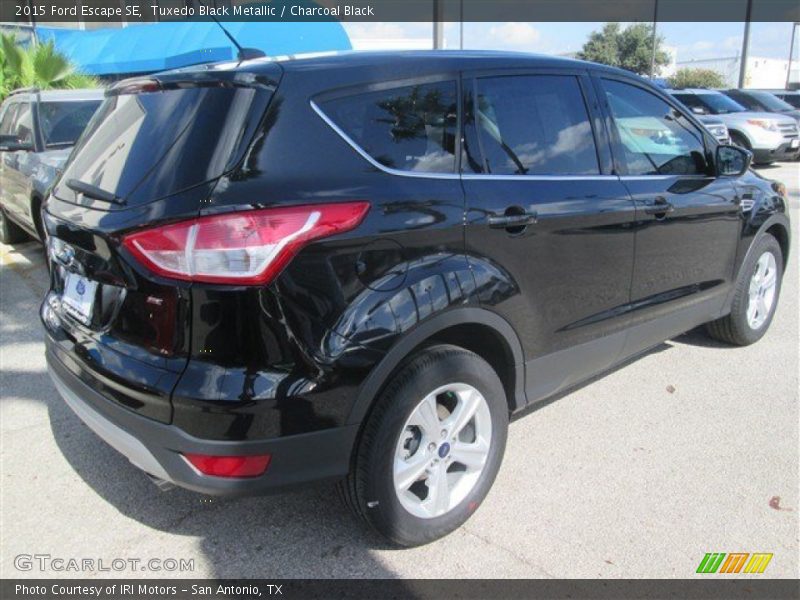 Tuxedo Black Metallic / Charcoal Black 2015 Ford Escape SE