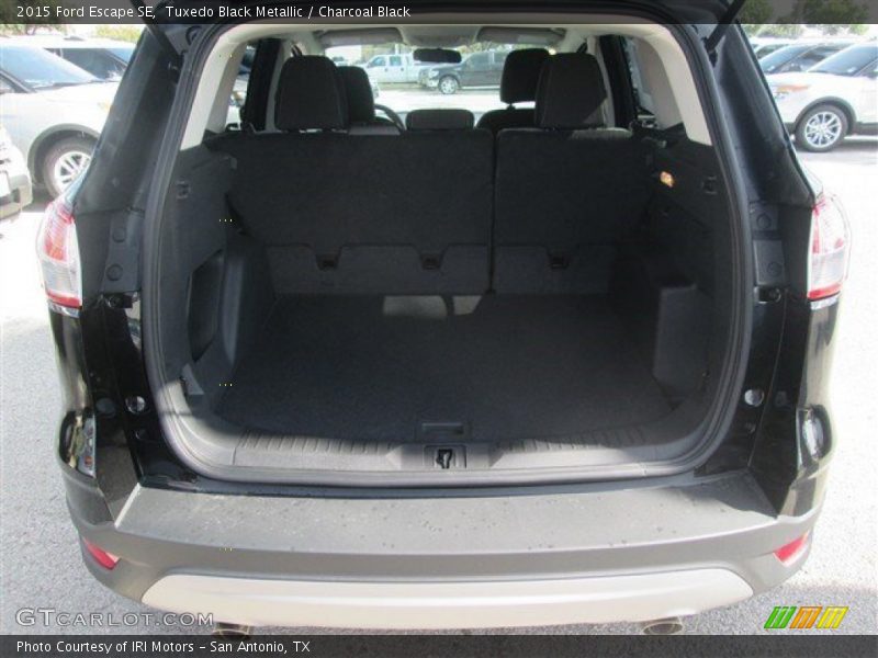 Tuxedo Black Metallic / Charcoal Black 2015 Ford Escape SE