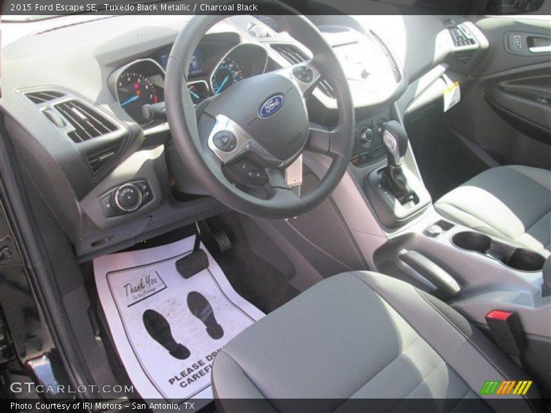 Tuxedo Black Metallic / Charcoal Black 2015 Ford Escape SE