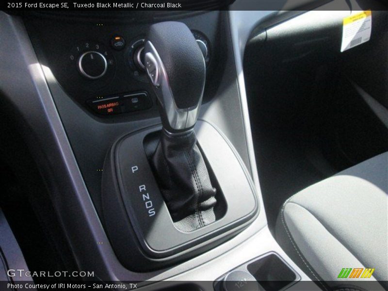 Tuxedo Black Metallic / Charcoal Black 2015 Ford Escape SE