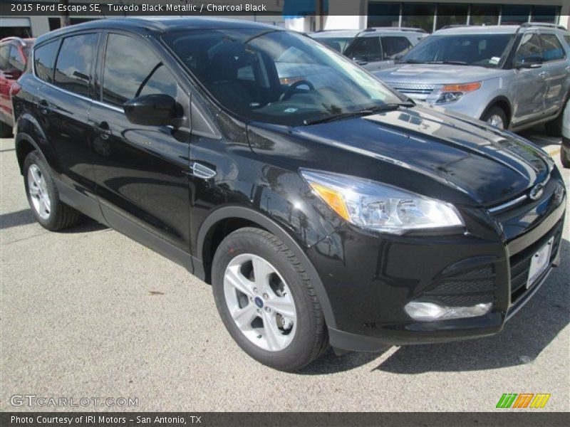 Tuxedo Black Metallic / Charcoal Black 2015 Ford Escape SE