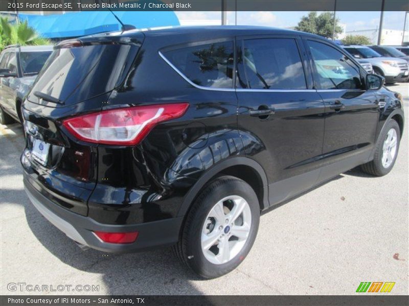 Tuxedo Black Metallic / Charcoal Black 2015 Ford Escape SE