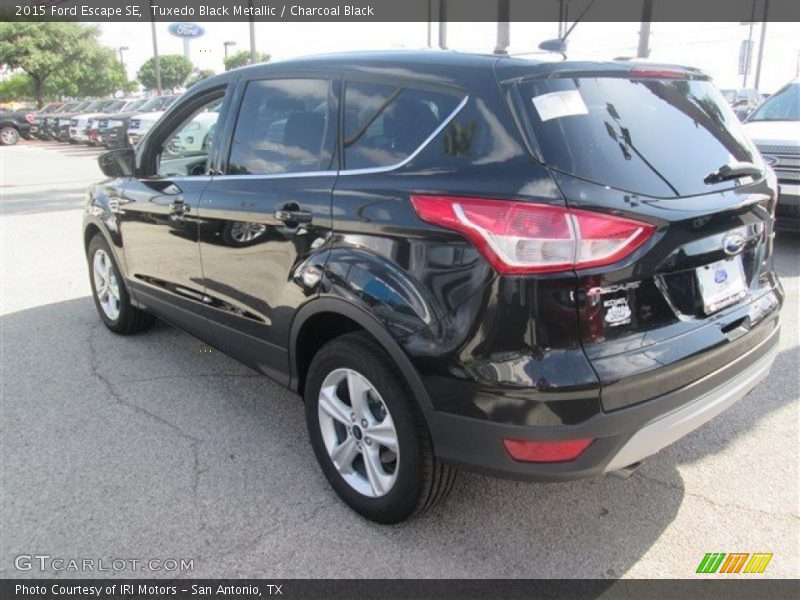 Tuxedo Black Metallic / Charcoal Black 2015 Ford Escape SE