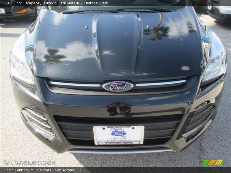 Tuxedo Black Metallic / Charcoal Black 2015 Ford Escape SE