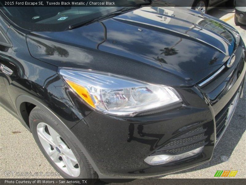 Tuxedo Black Metallic / Charcoal Black 2015 Ford Escape SE