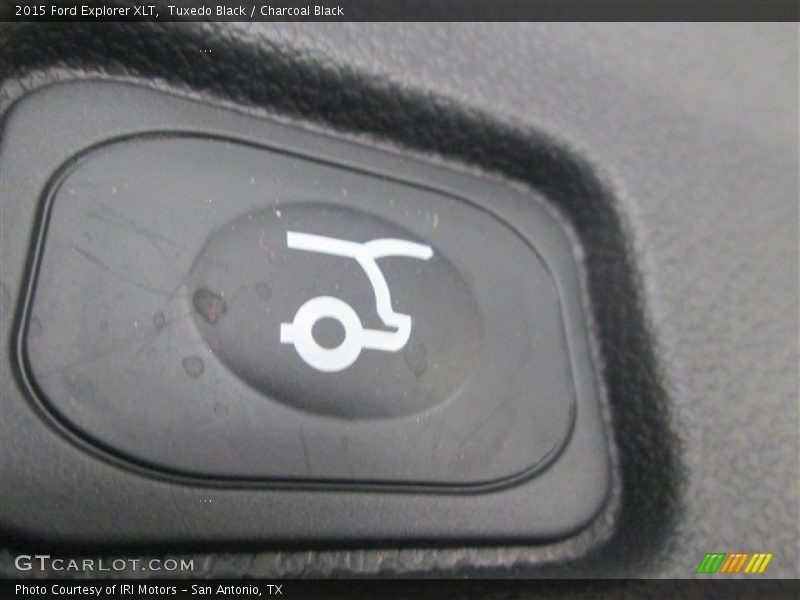 Tuxedo Black / Charcoal Black 2015 Ford Explorer XLT