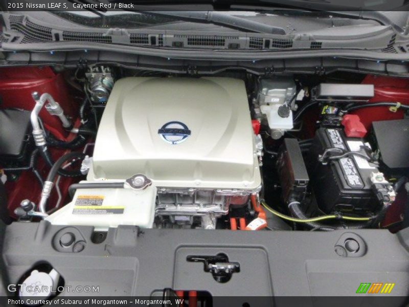 Cayenne Red / Black 2015 Nissan LEAF S