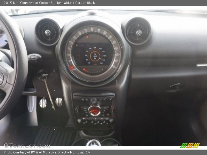 Light White / Carbon Black 2015 Mini Countryman Cooper S