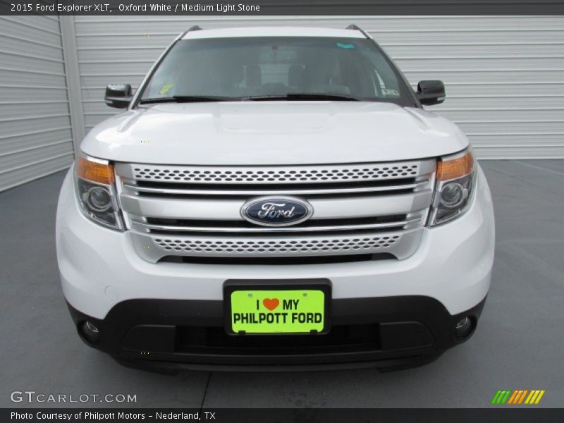 Oxford White / Medium Light Stone 2015 Ford Explorer XLT