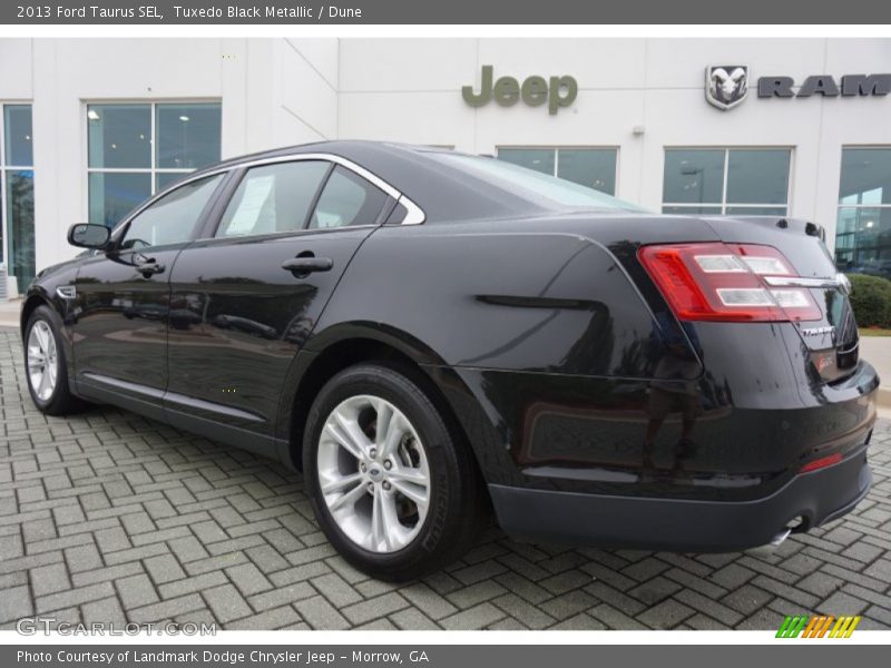 Tuxedo Black Metallic / Dune 2013 Ford Taurus SEL