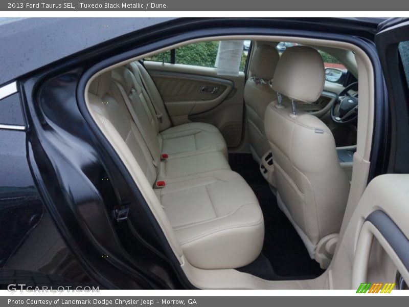 Tuxedo Black Metallic / Dune 2013 Ford Taurus SEL