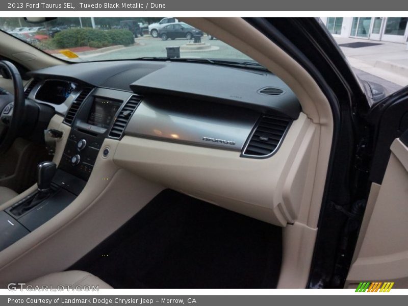 Tuxedo Black Metallic / Dune 2013 Ford Taurus SEL