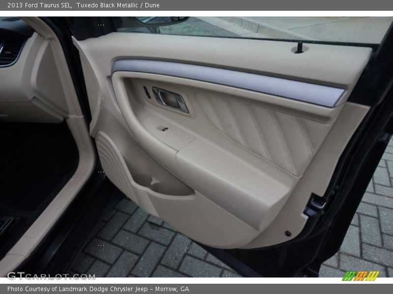 Tuxedo Black Metallic / Dune 2013 Ford Taurus SEL