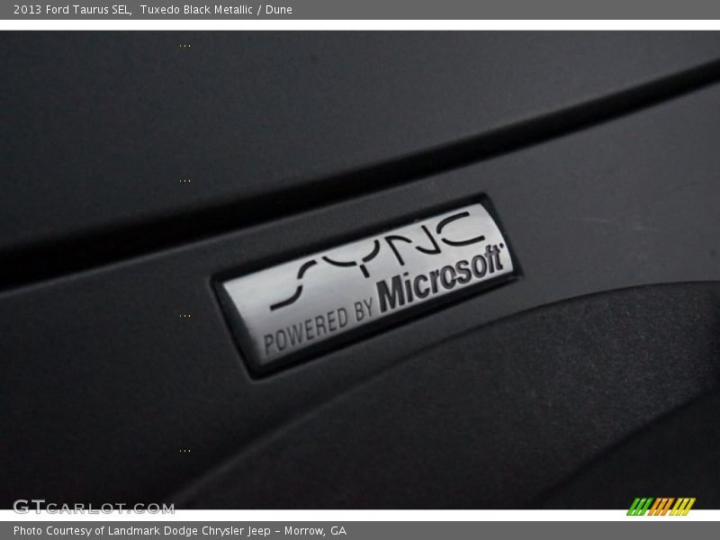 Tuxedo Black Metallic / Dune 2013 Ford Taurus SEL