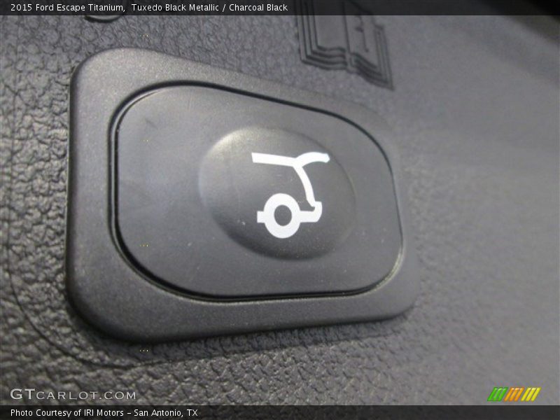 Tuxedo Black Metallic / Charcoal Black 2015 Ford Escape Titanium