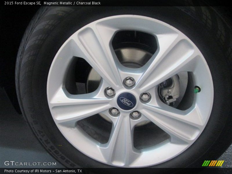 Magnetic Metallic / Charcoal Black 2015 Ford Escape SE