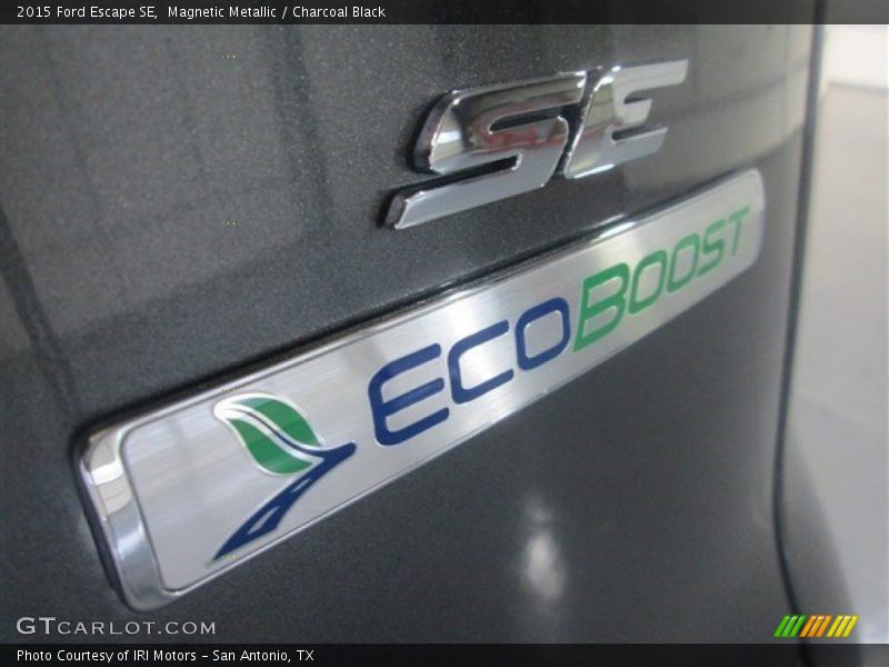 Magnetic Metallic / Charcoal Black 2015 Ford Escape SE
