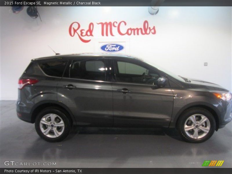 Magnetic Metallic / Charcoal Black 2015 Ford Escape SE