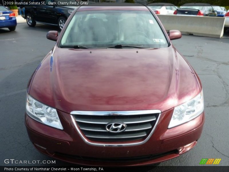 Dark Cherry Red / Gray 2009 Hyundai Sonata SE