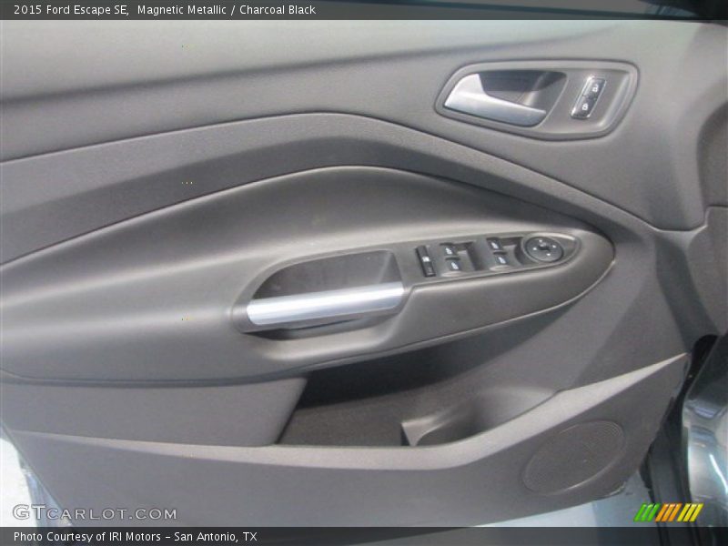 Magnetic Metallic / Charcoal Black 2015 Ford Escape SE