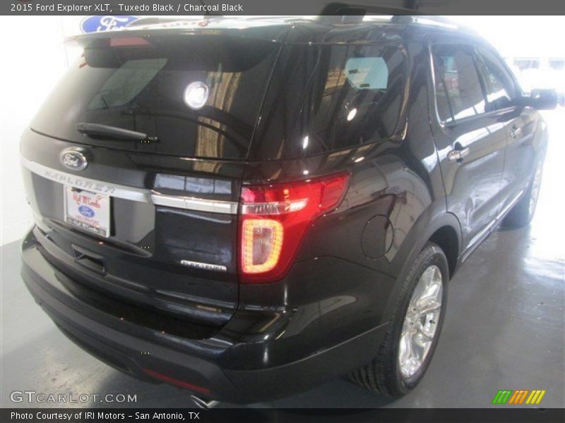 Tuxedo Black / Charcoal Black 2015 Ford Explorer XLT
