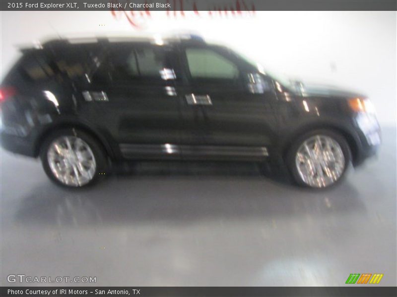 Tuxedo Black / Charcoal Black 2015 Ford Explorer XLT