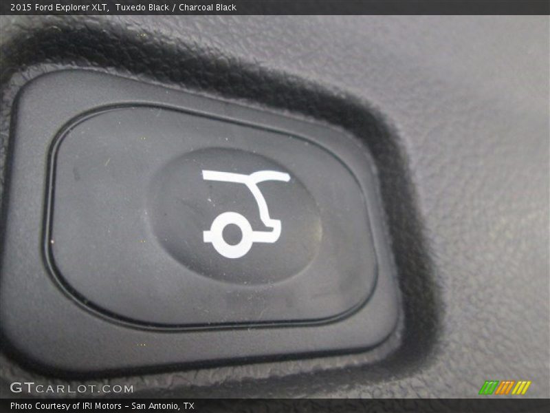 Tuxedo Black / Charcoal Black 2015 Ford Explorer XLT