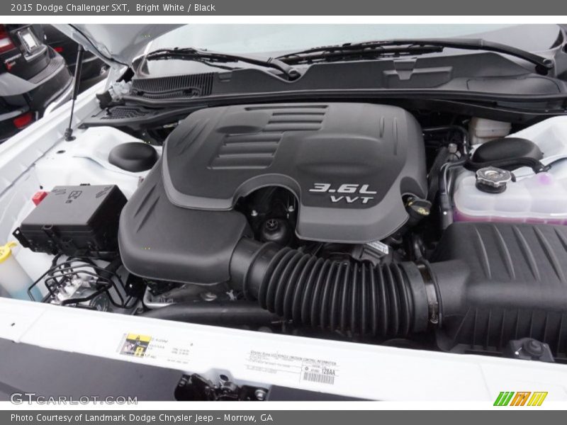 Bright White / Black 2015 Dodge Challenger SXT