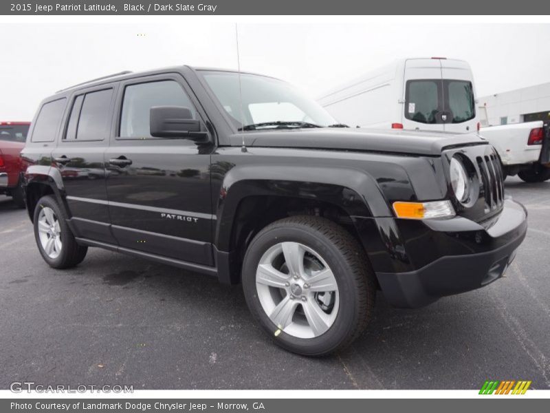 Front 3/4 View of 2015 Patriot Latitude