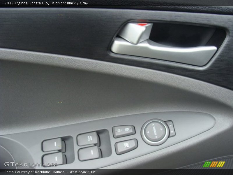 Midnight Black / Gray 2013 Hyundai Sonata GLS