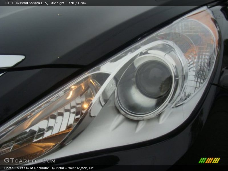 Midnight Black / Gray 2013 Hyundai Sonata GLS