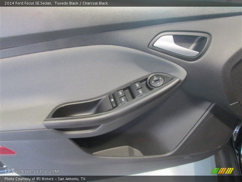 Tuxedo Black / Charcoal Black 2014 Ford Focus SE Sedan