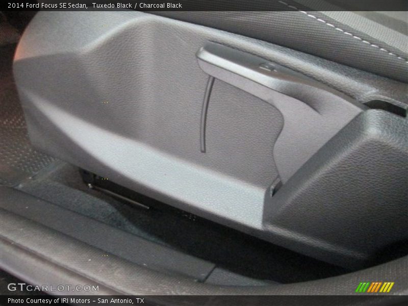Tuxedo Black / Charcoal Black 2014 Ford Focus SE Sedan