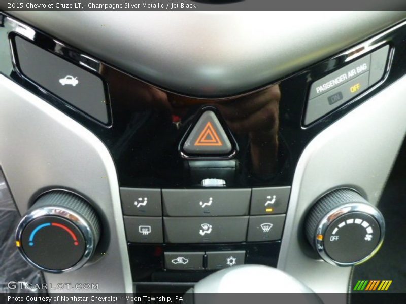 Champagne Silver Metallic / Jet Black 2015 Chevrolet Cruze LT