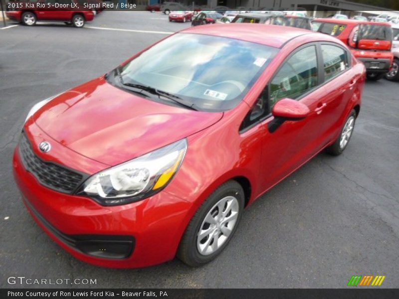 Front 3/4 View of 2015 Rio 5-Door LX