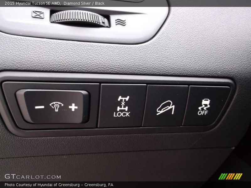 Diamond Silver / Black 2015 Hyundai Tucson SE AWD