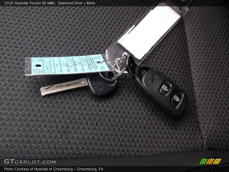 Diamond Silver / Black 2015 Hyundai Tucson SE AWD