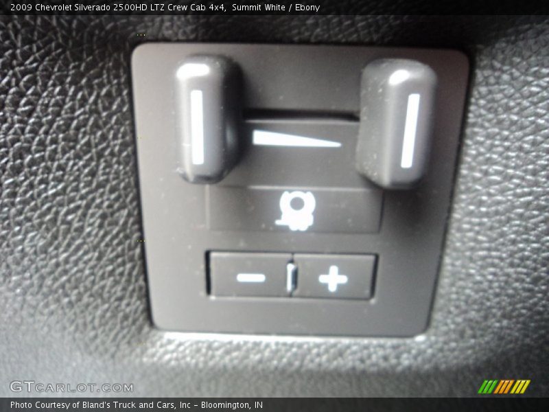 Summit White / Ebony 2009 Chevrolet Silverado 2500HD LTZ Crew Cab 4x4