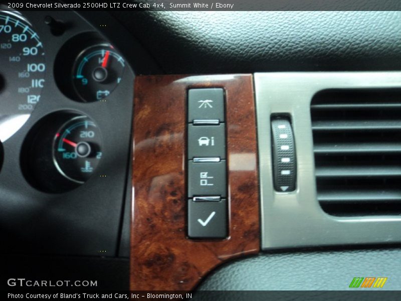 Summit White / Ebony 2009 Chevrolet Silverado 2500HD LTZ Crew Cab 4x4