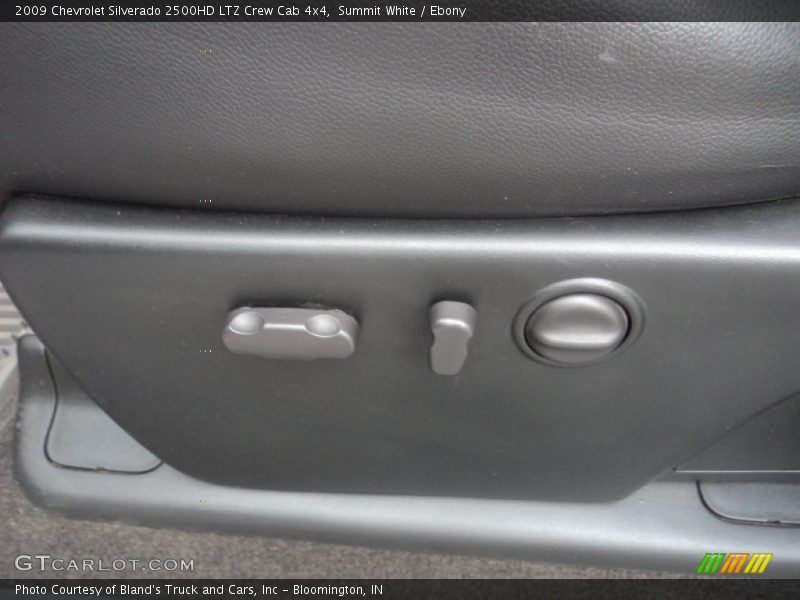Summit White / Ebony 2009 Chevrolet Silverado 2500HD LTZ Crew Cab 4x4