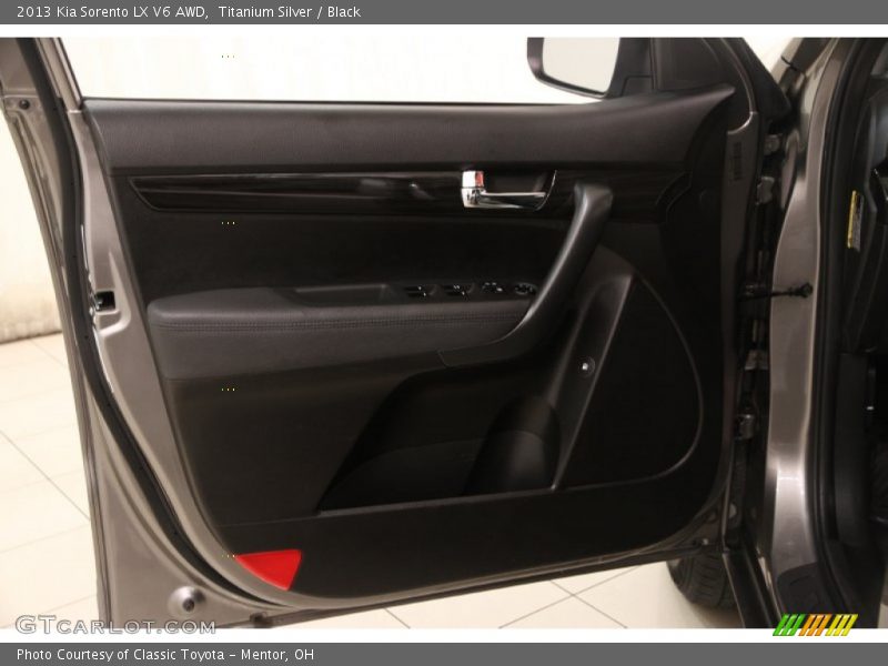 Titanium Silver / Black 2013 Kia Sorento LX V6 AWD