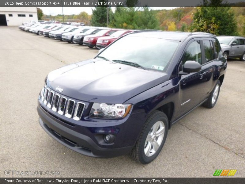 Front 3/4 View of 2015 Compass Sport 4x4