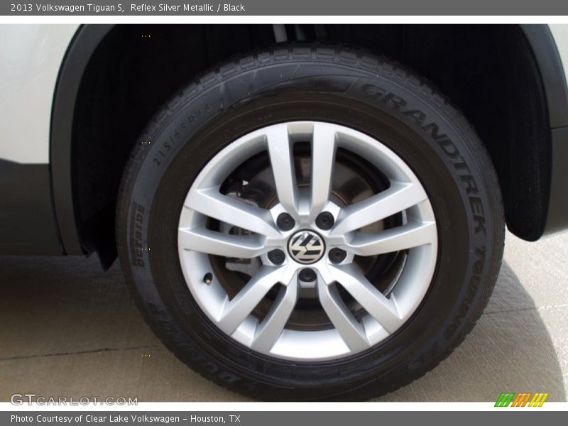 Reflex Silver Metallic / Black 2013 Volkswagen Tiguan S
