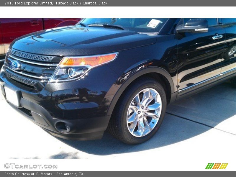 Tuxedo Black / Charcoal Black 2015 Ford Explorer Limited